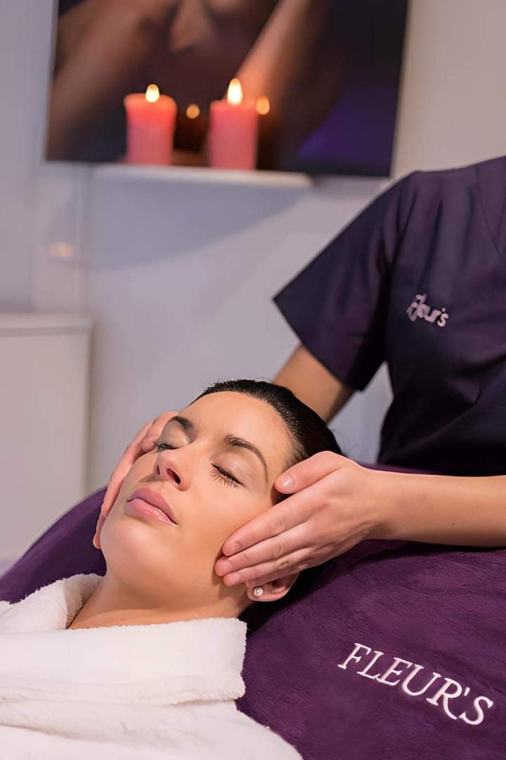 Séance de maquillage, Luneray
